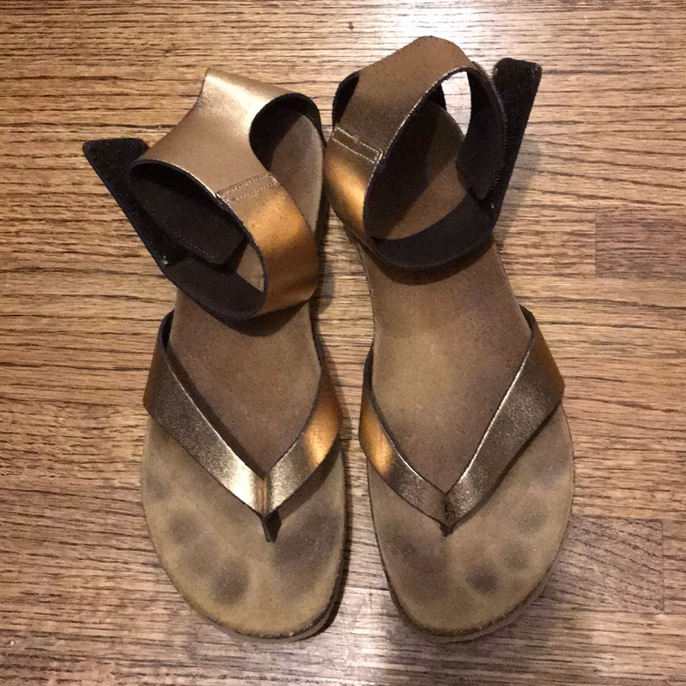 gold strappy birkenstock-esque sandals